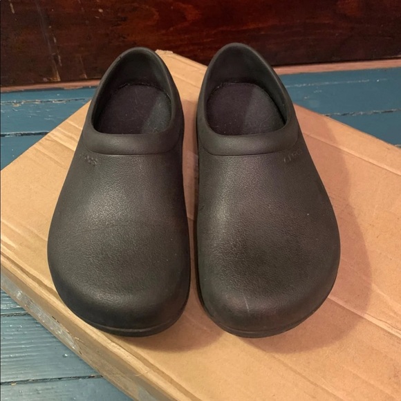 Crocs - Picture 2 of 2